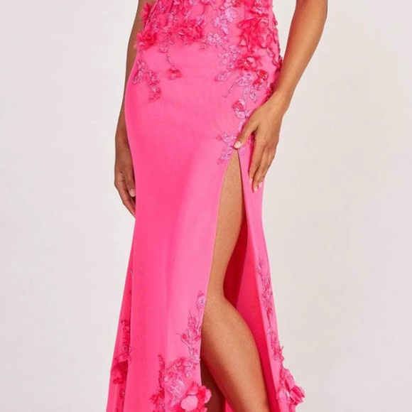 NWT Colette by Mon Cheri Hot Pink Floral Appliqué Gown with Lace Up Corset sz 8 - Picture 3 of 4